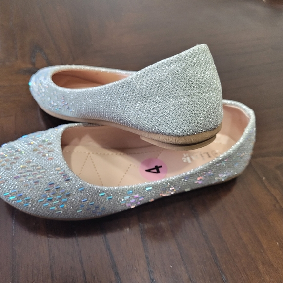 Link Comfort Flat Sparkly Studded Ballet Shoes for Girls. Size 4 and 3 - Picture 3 of 8